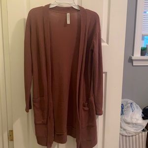 Long mauve waffle knit cardigan with pockets